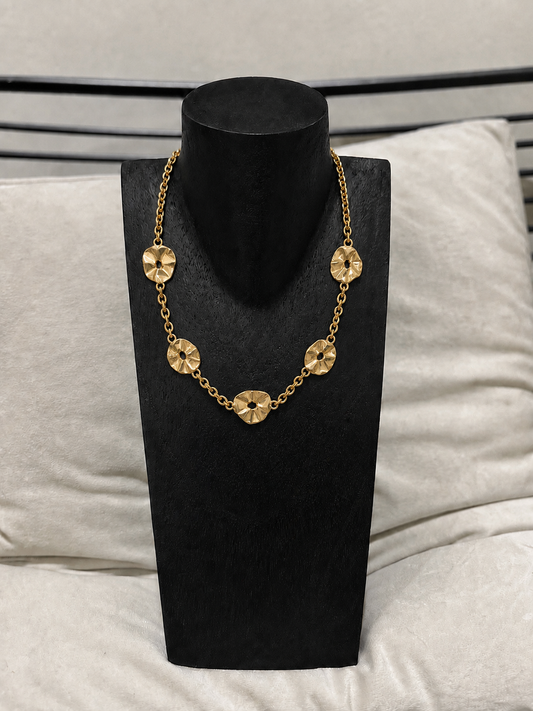 Collier chaîne dorée avec mailles ondulées